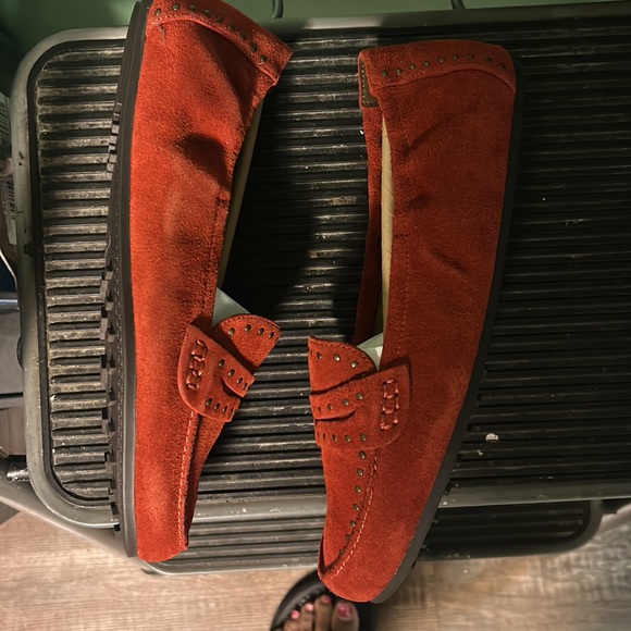Brand new in box Aerosoles never worn - Rust/orange suede flats 9 med. - Picture 2 of 13